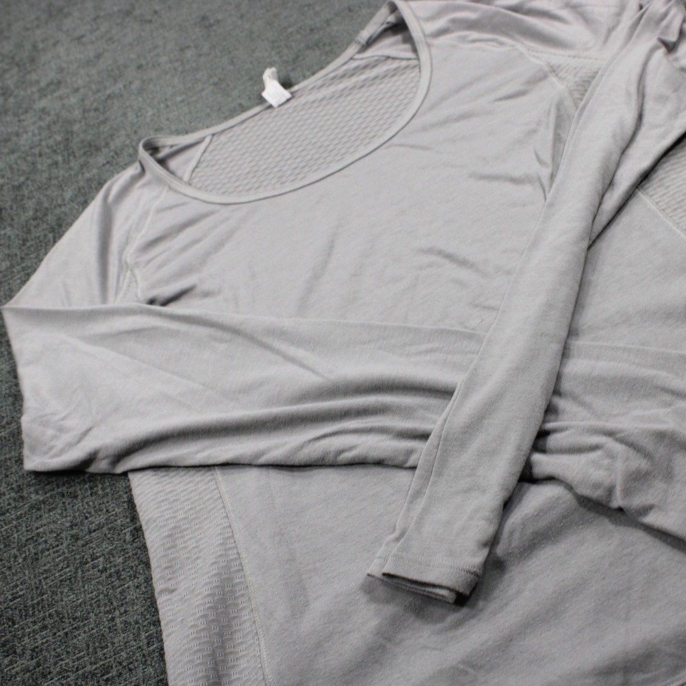 Under Armour Womens Gray Long Sleeve Running Top Mesh Back Thumbholes Zip Pocket